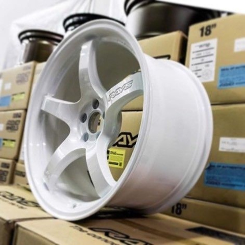 Gram Lights 57CR 18×9.5 5×114.3 +38 Ceramic White Pearl Wheel – Universal